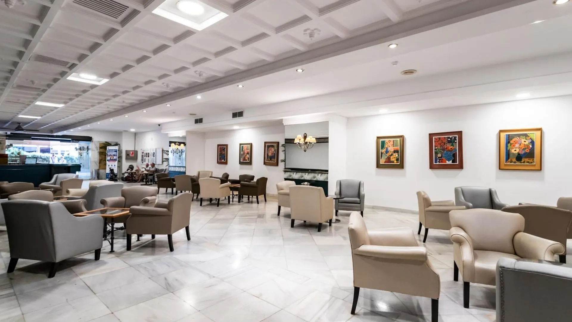 Sur Suites Palmeras 583 Fuengirola İspanya
